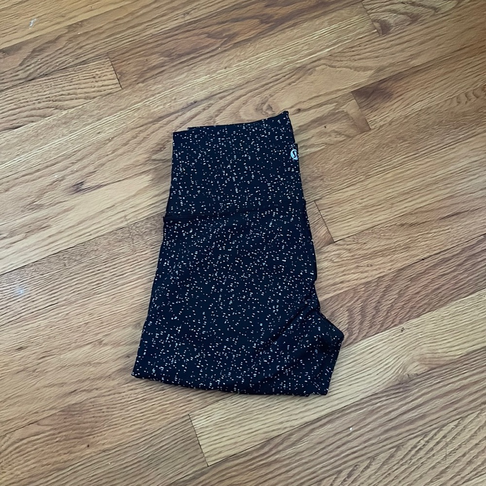 Lululemon 3/4 length speckled leggings